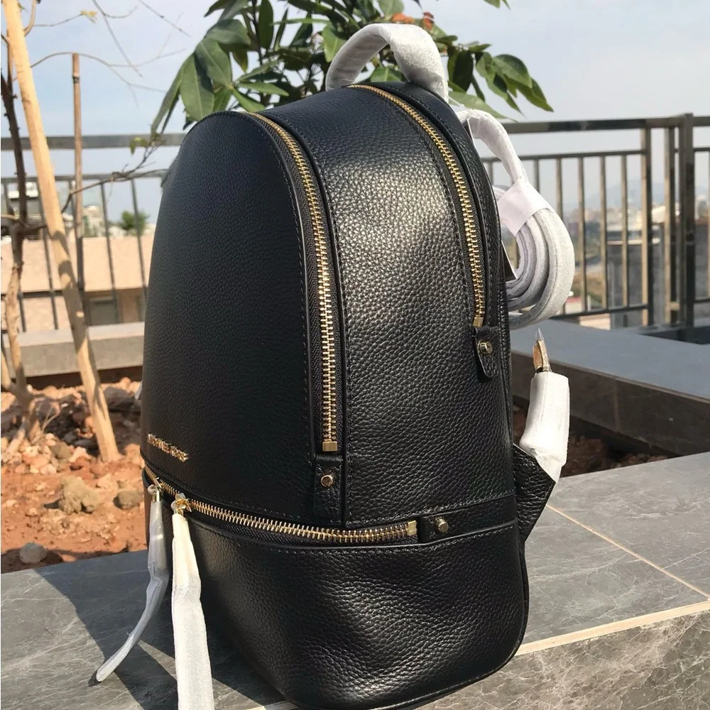 Michael Kors Black and Gold Leather Crossbody Bag - Picture 2 of 6